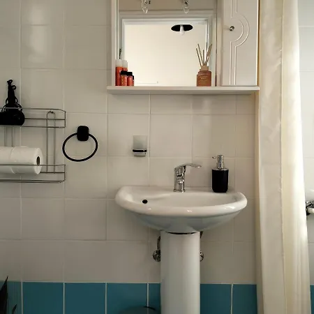 Melissi Korinthias *