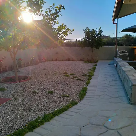 Melissi Korinthias * Melíssion