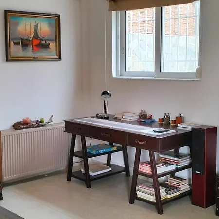 Melissi Korinthias *